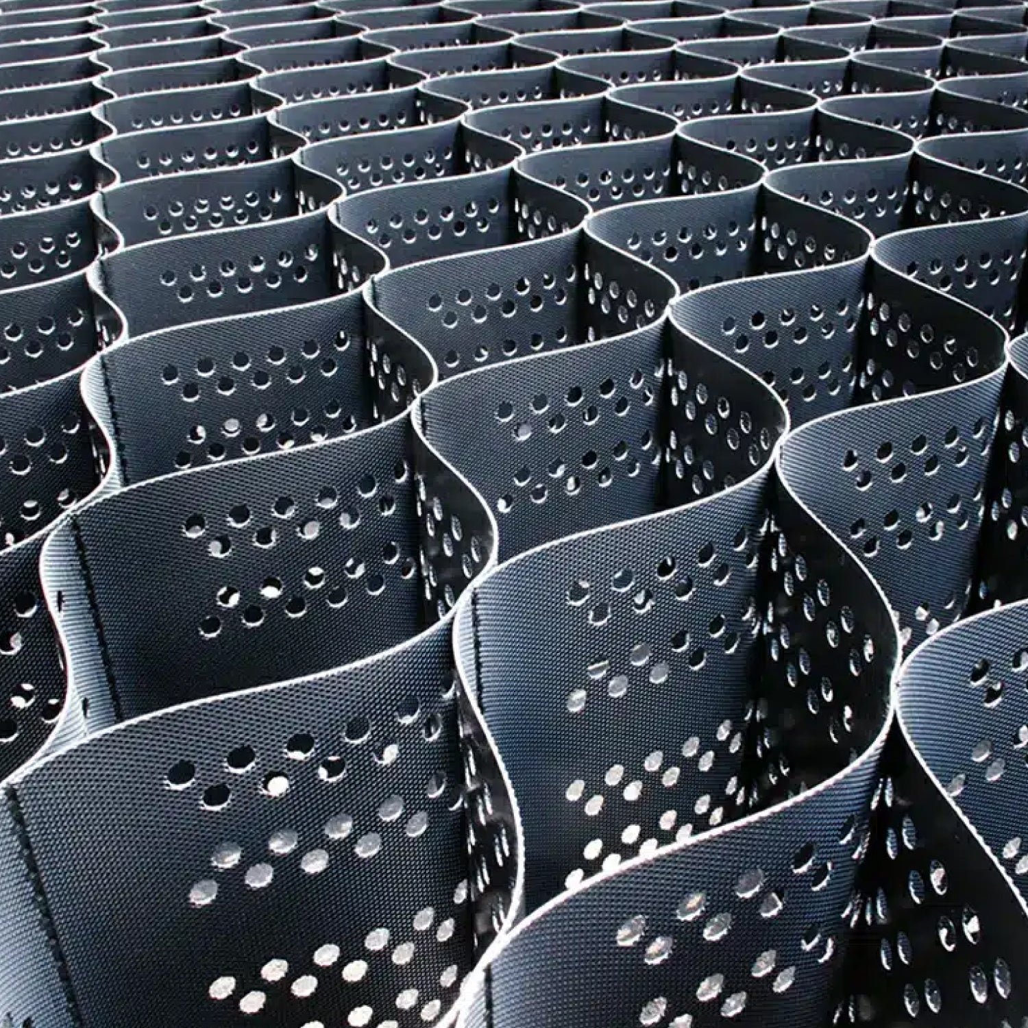 Geocelda Estabilizadora de Terreno • Para Caminos • 5x10 mts • Altura de la red 50mm • Espesor Plástico 1,5 mm • Negro