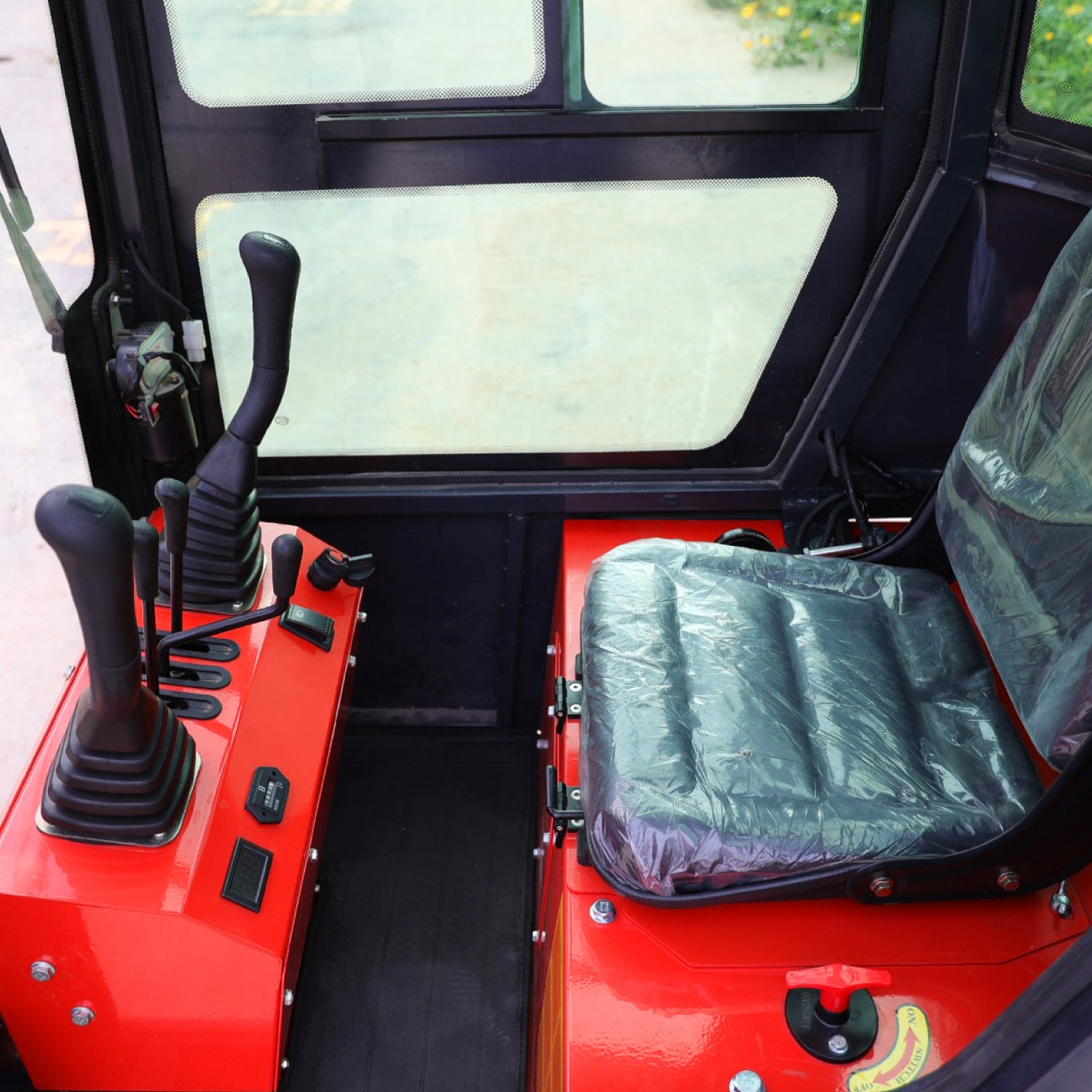 Mini Excavadora Kavik • 1010 Plus • Cabina