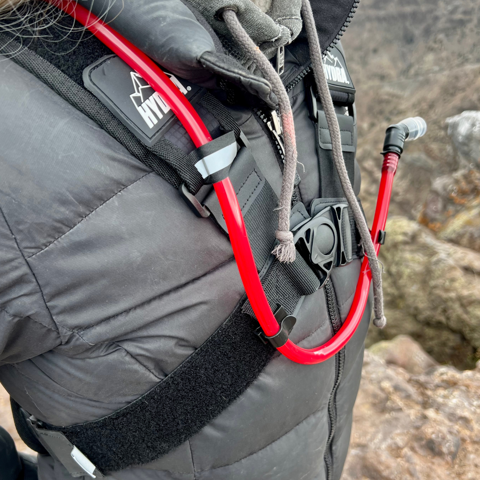 Mochila Hidratación • Hydra Plus • 2L • Nuevo Modelo 2025 Incluye Manguera Extension para Casco