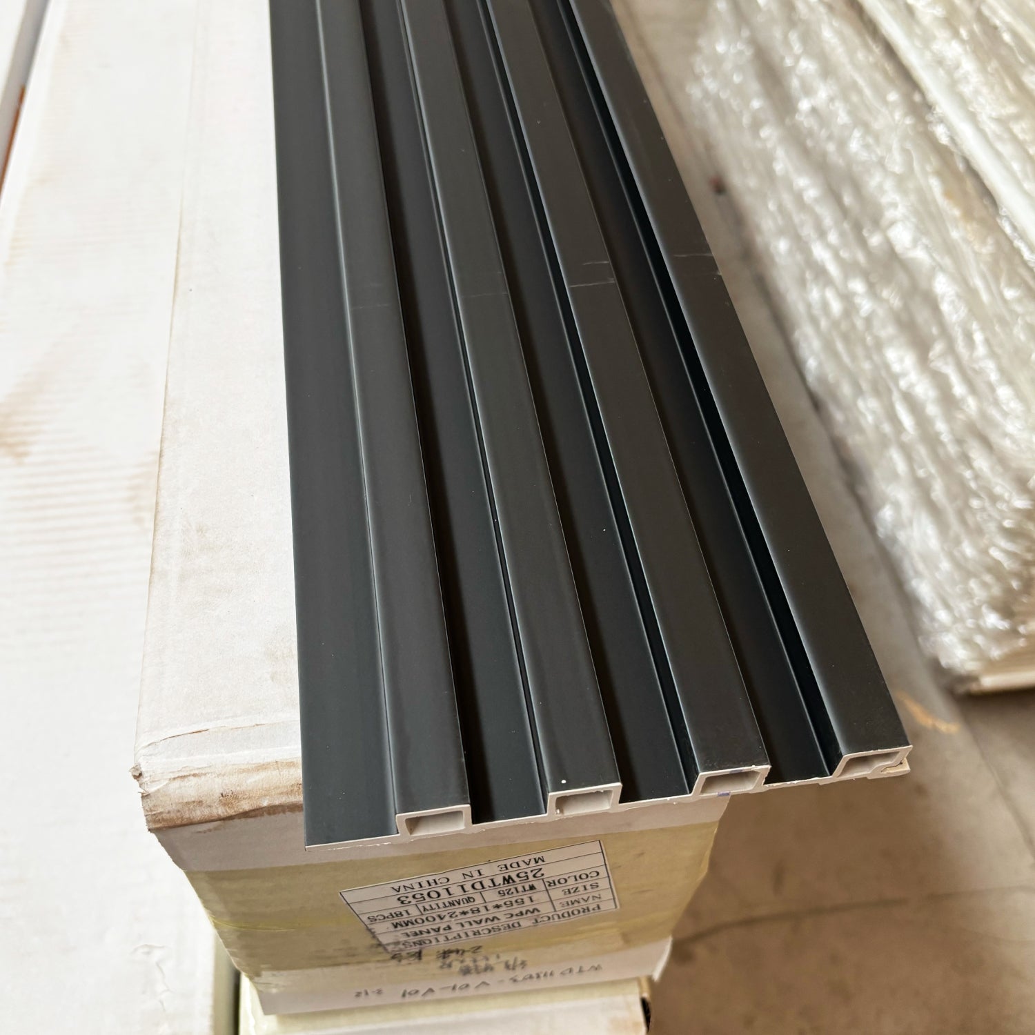 Revestimiento interior • WPC Wall Panel • Negro • 15.5x240x1.8cm