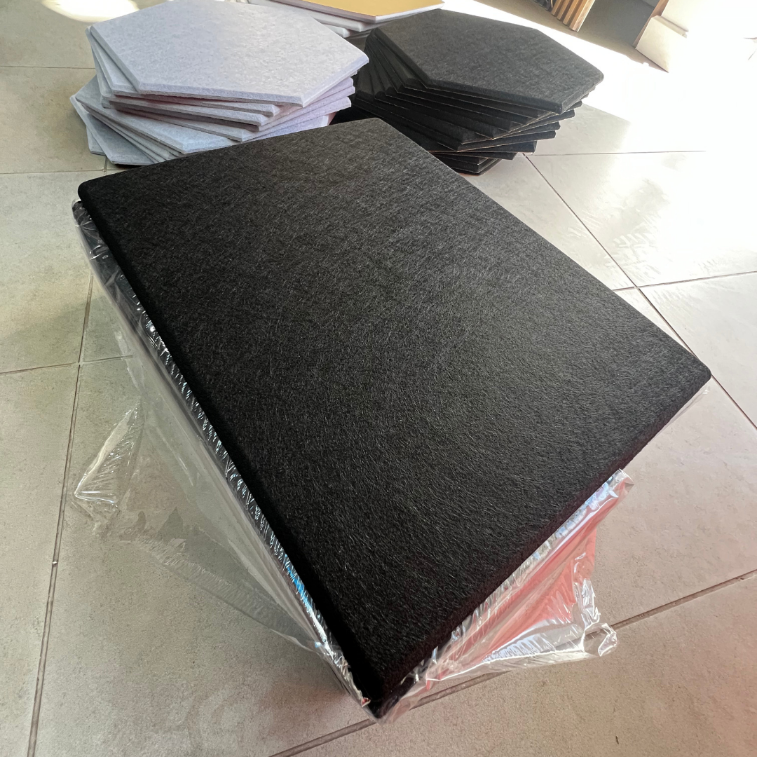 Panel Acústico Rectangular Liso • 40x30x1cm • PET • AutoAdhesivo • Pack x12 • 1 m2