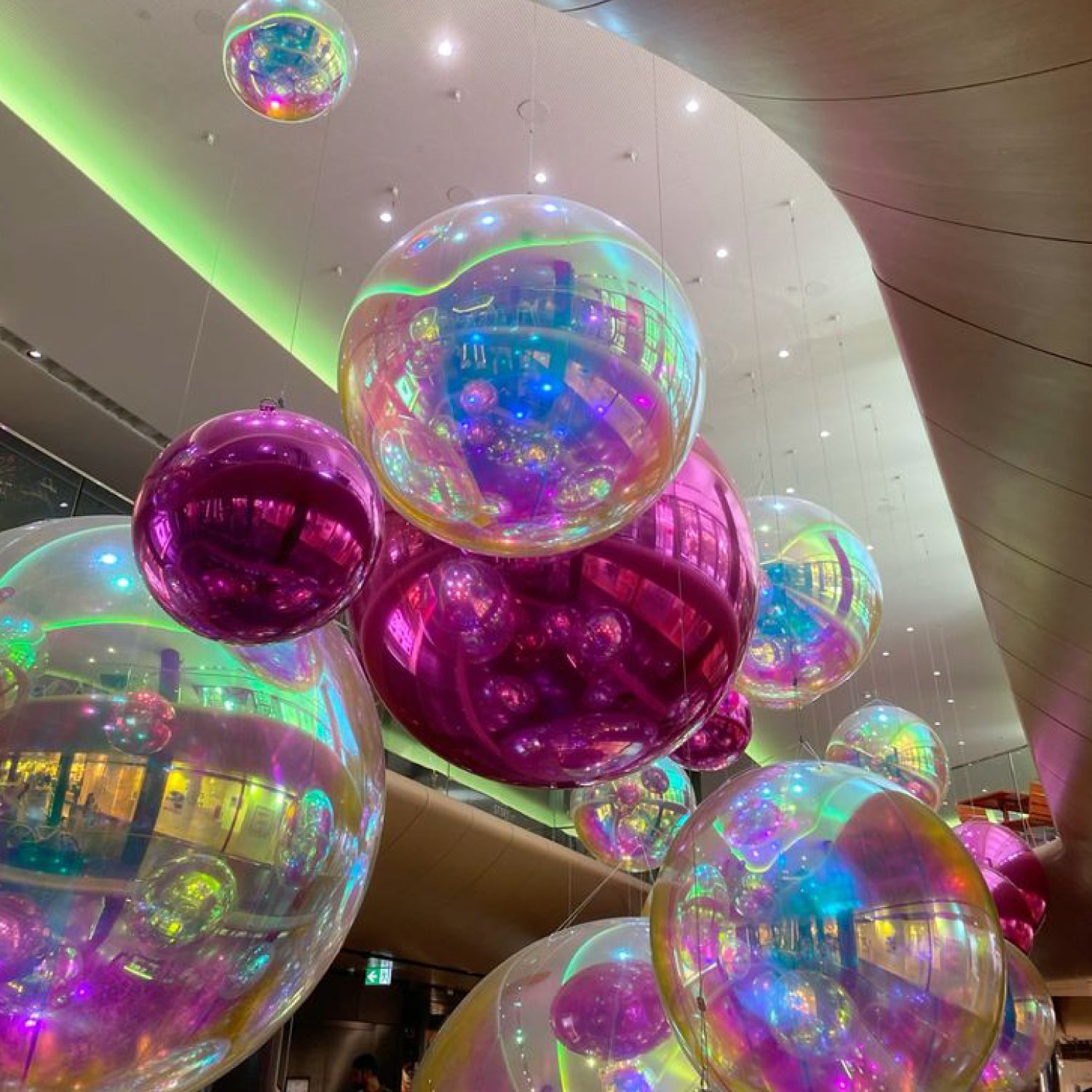 Globo Inflable PVC • Iridiscente • Efecto Espejo • Decoración • Arriendo