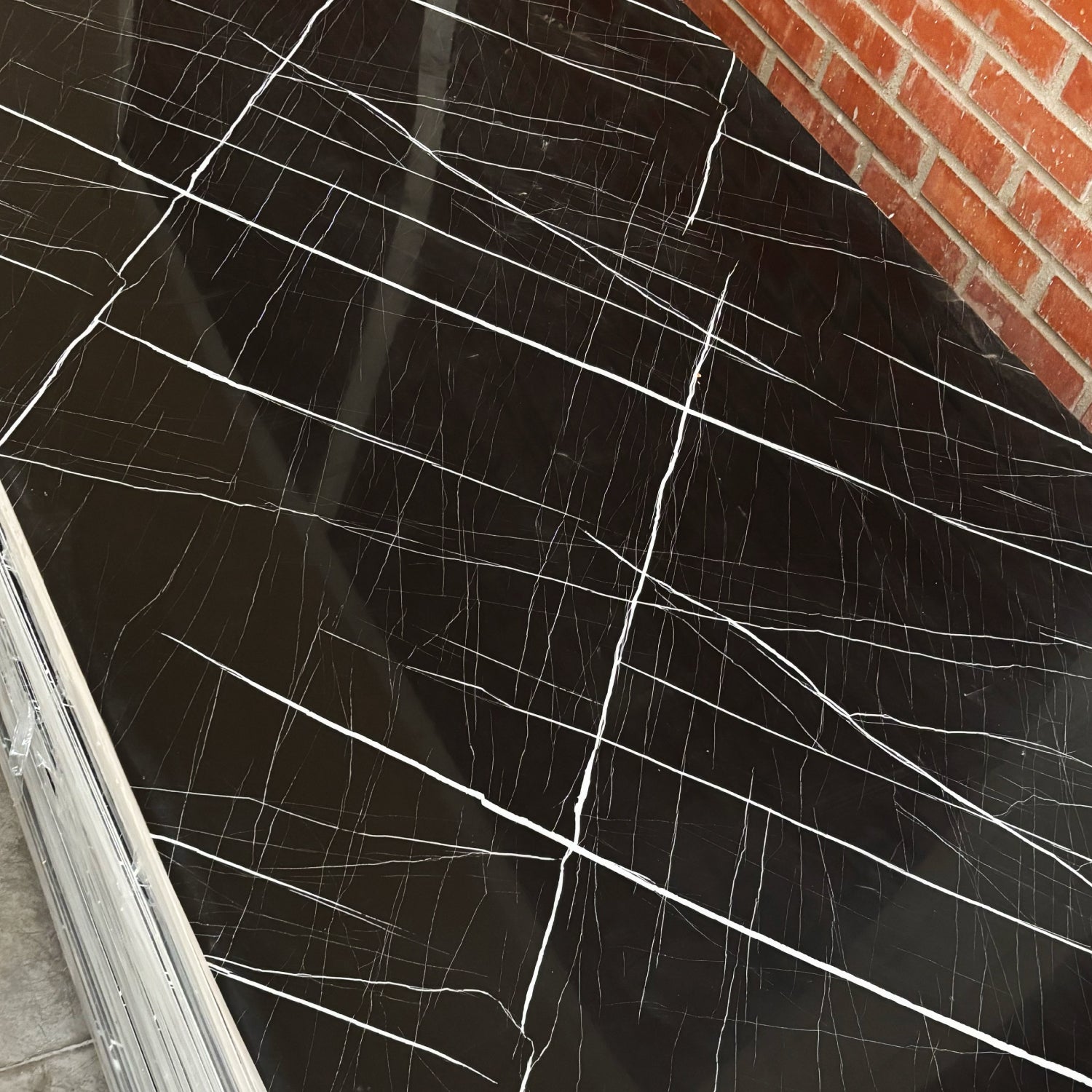 Revestimiento interior • Panel Mármol PVC • 244x122x0.3cm • Negro Nórdico