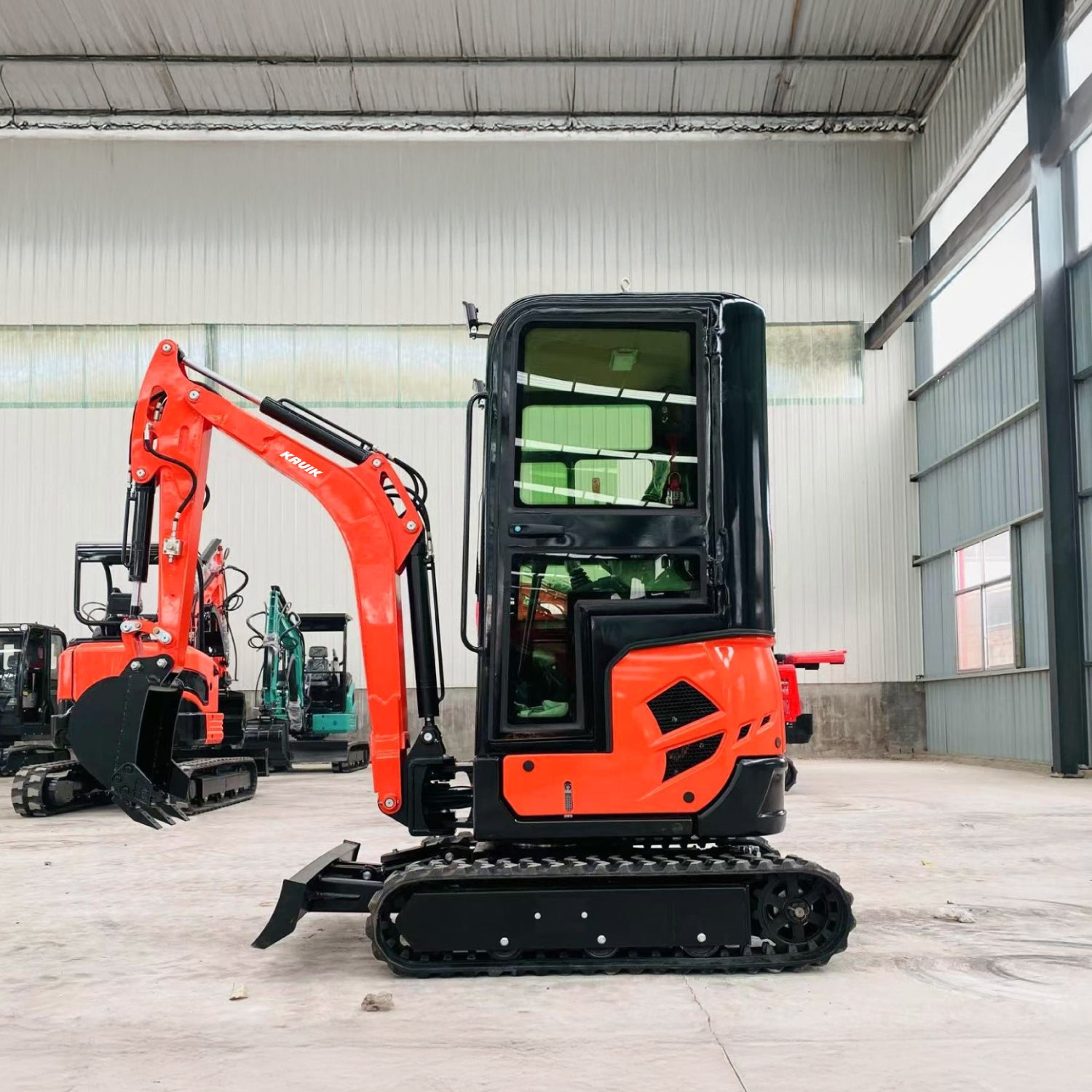 Mini Excavadora Kavik • 1018 Plus • Cabina