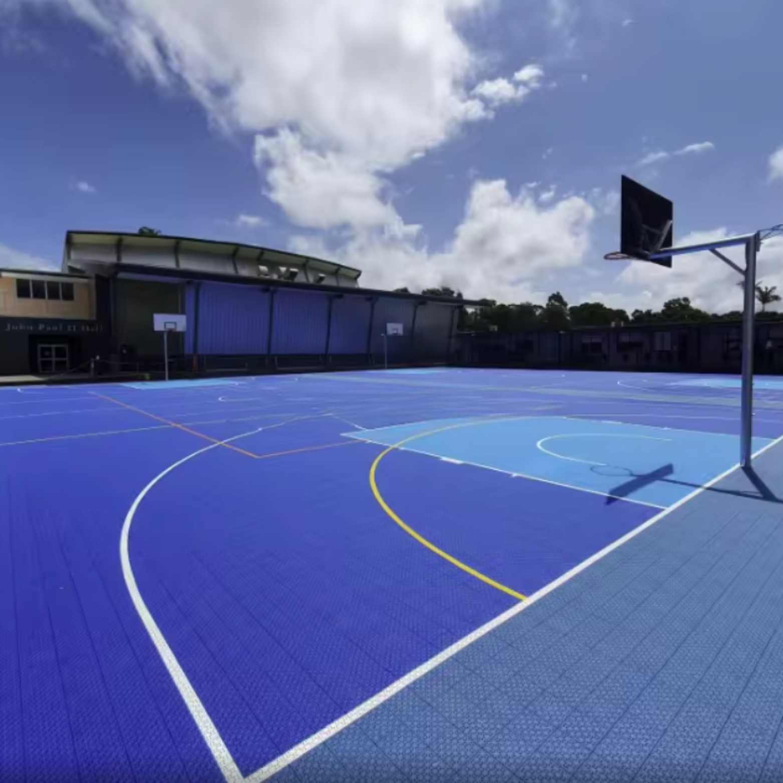 Tenis • Cancha 17.3 x 33.2 mts • Piso Deportivo Soft Pro