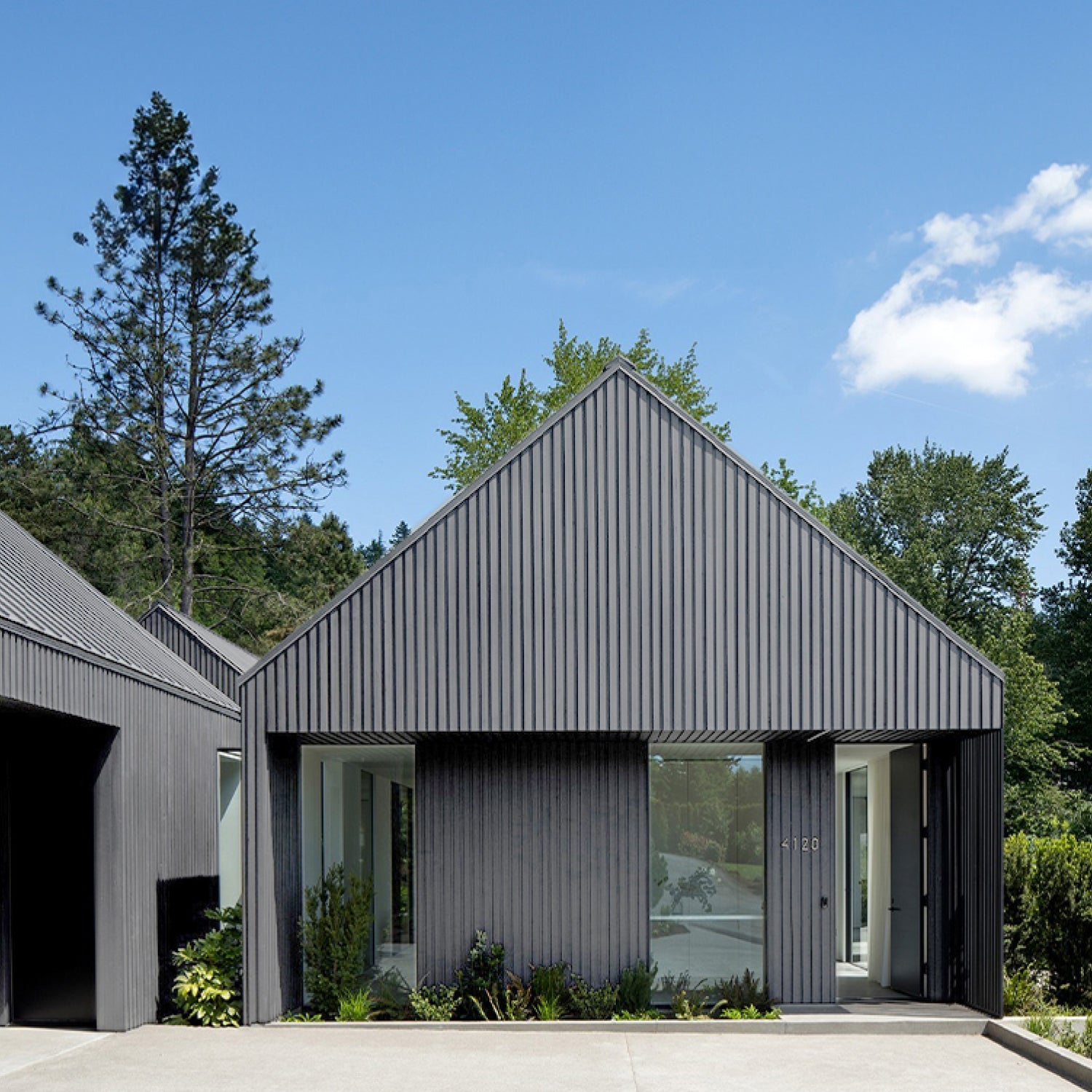 Revestimiento de Exterior Metal Siding • 290x38.3x1.6cm • Lineas delgadas • Gris claro • Pack 8 unidades