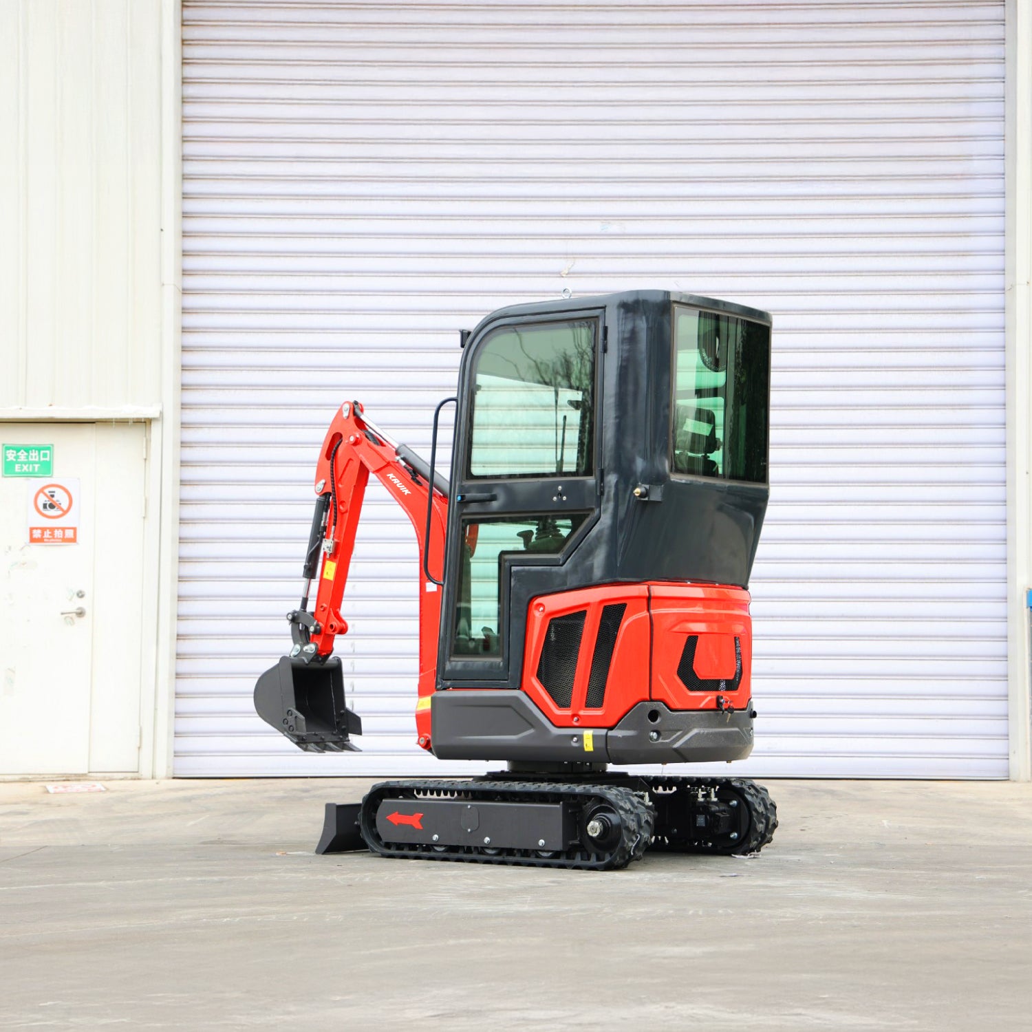 Mini Excavadora Kavik • 1016 Plus • Cabina