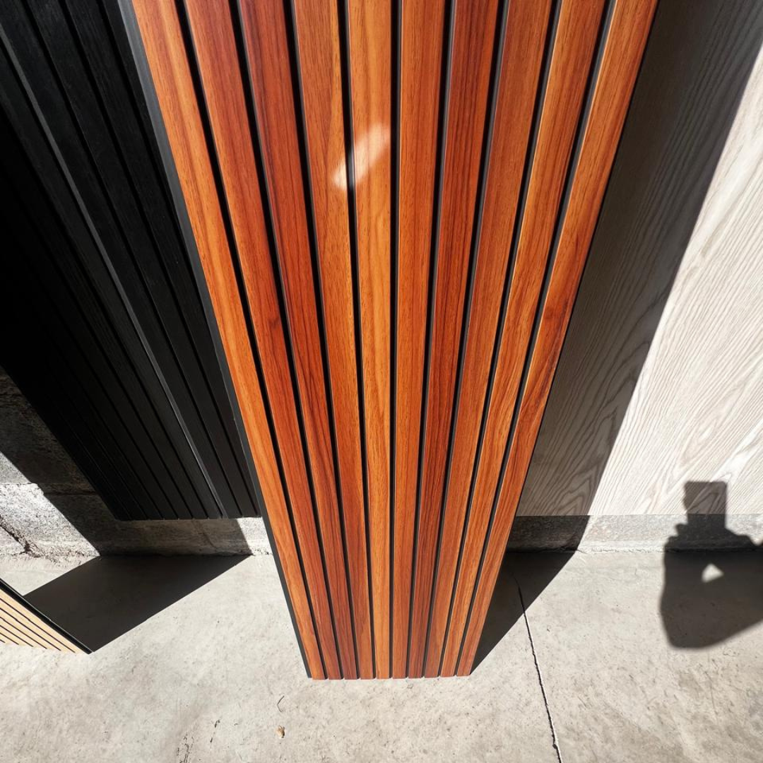 Revestimiento interior • WPC Wall Panel • Roble Cobrizo • 22x240x1cm