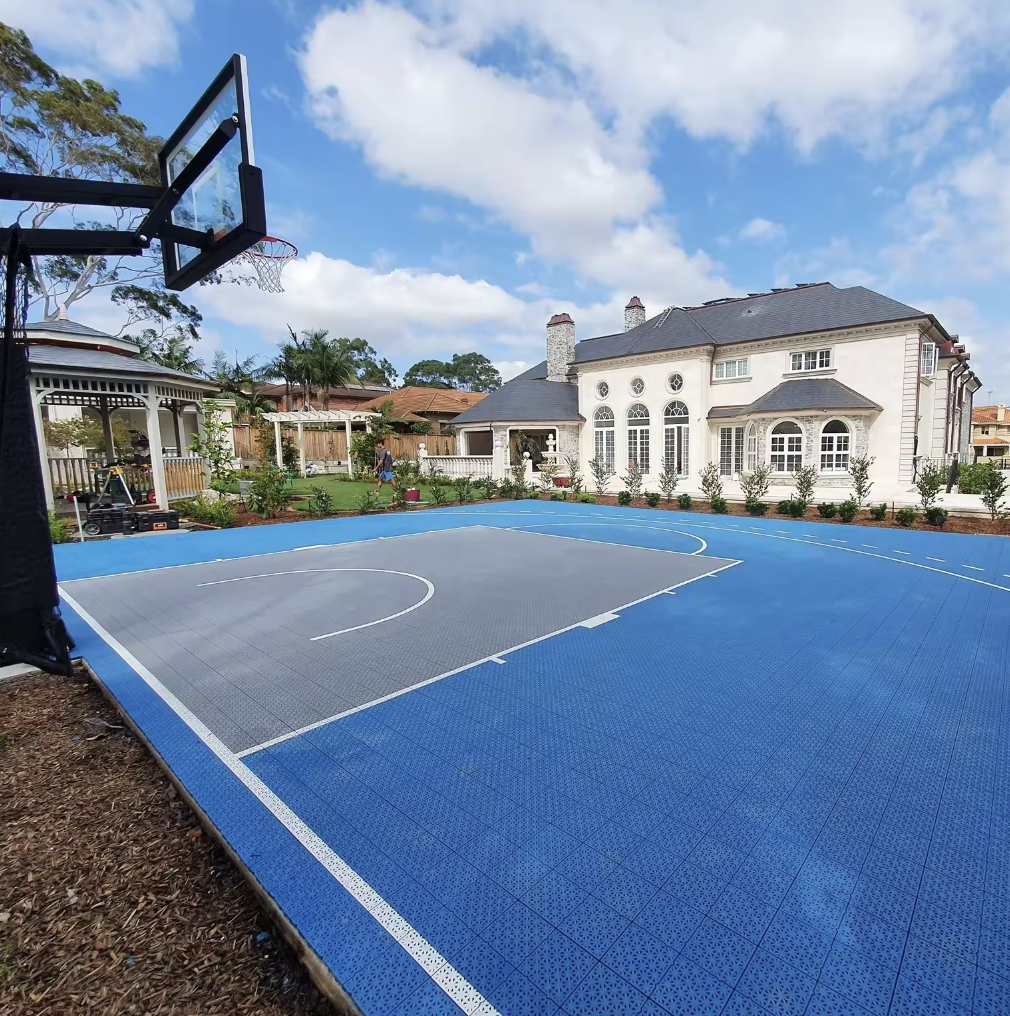 Tenis • Cancha 17.3 x 33.2 mts • Piso Deportivo Soft Pro