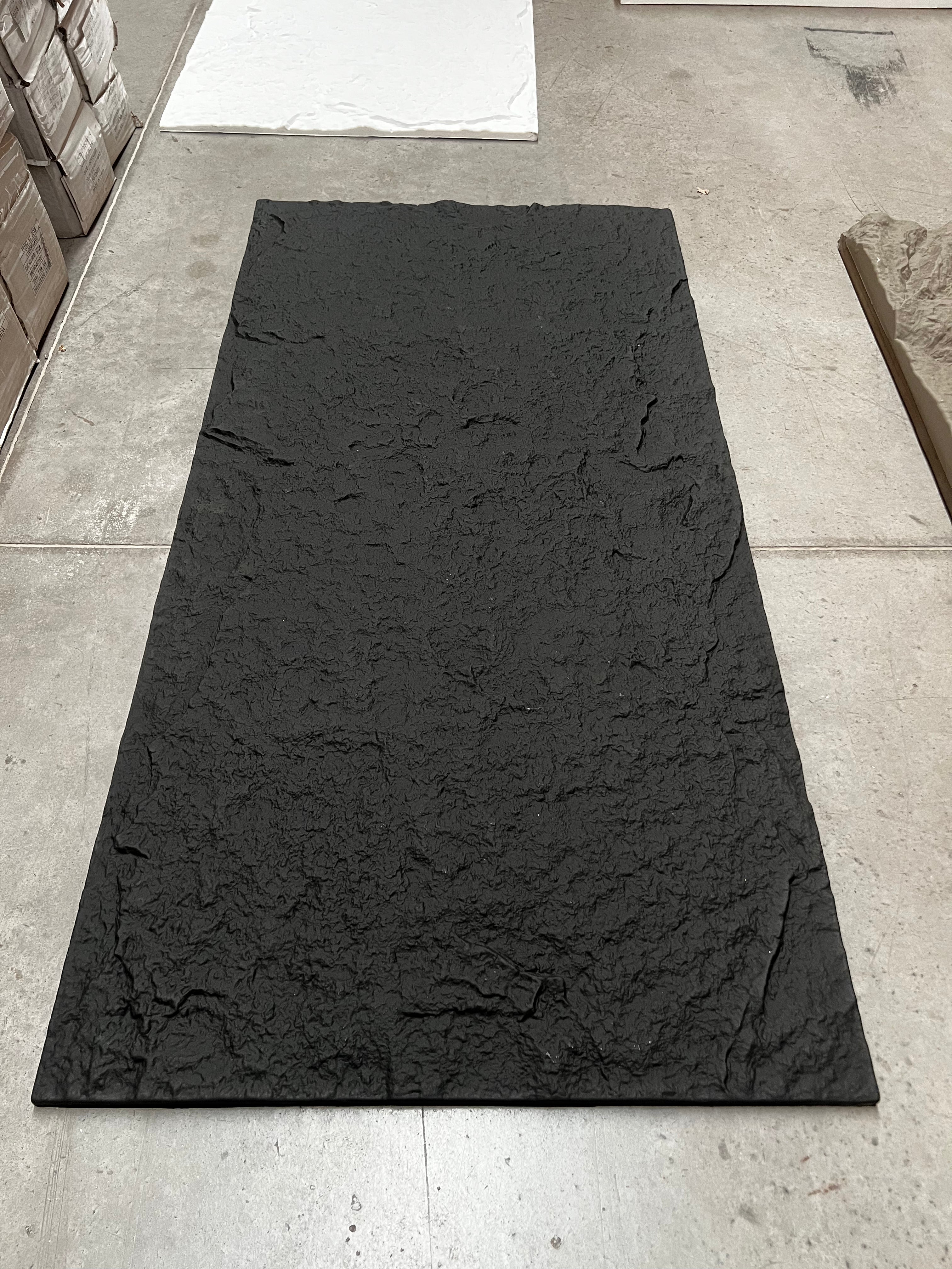 Piedra PU • Negro • 120x60 cm • Espesor 16mm