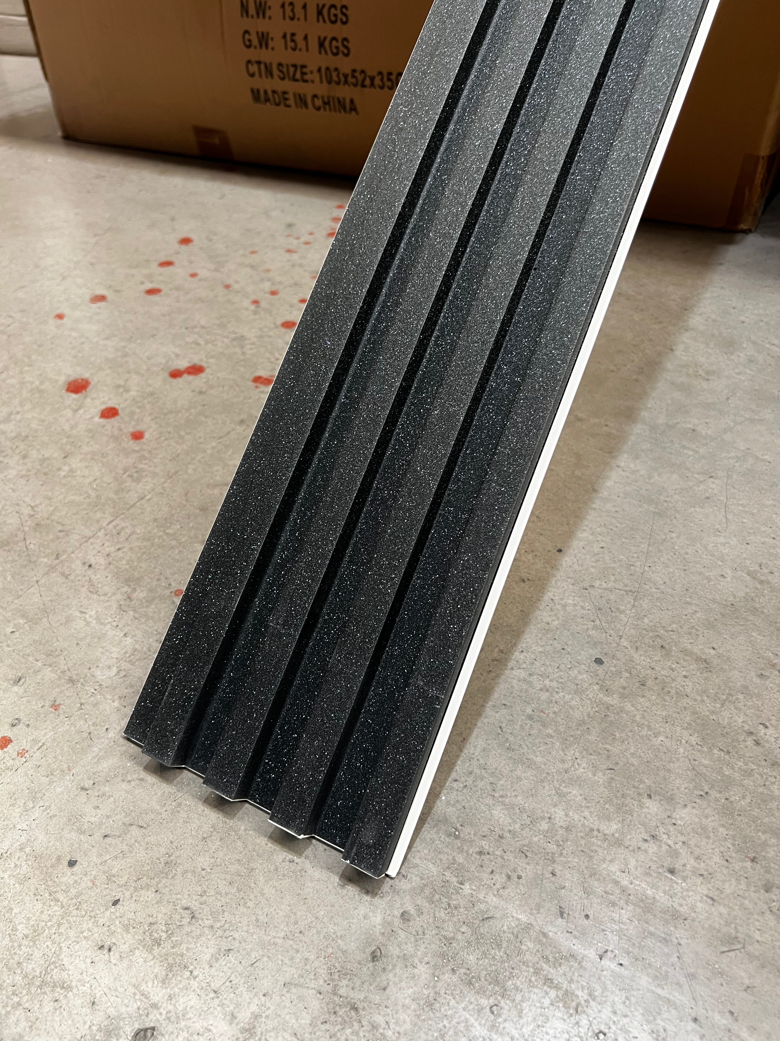 Revestimiento interior • WPC Wall Panel • Negro Escarchado • 15.5x240x1.8cm