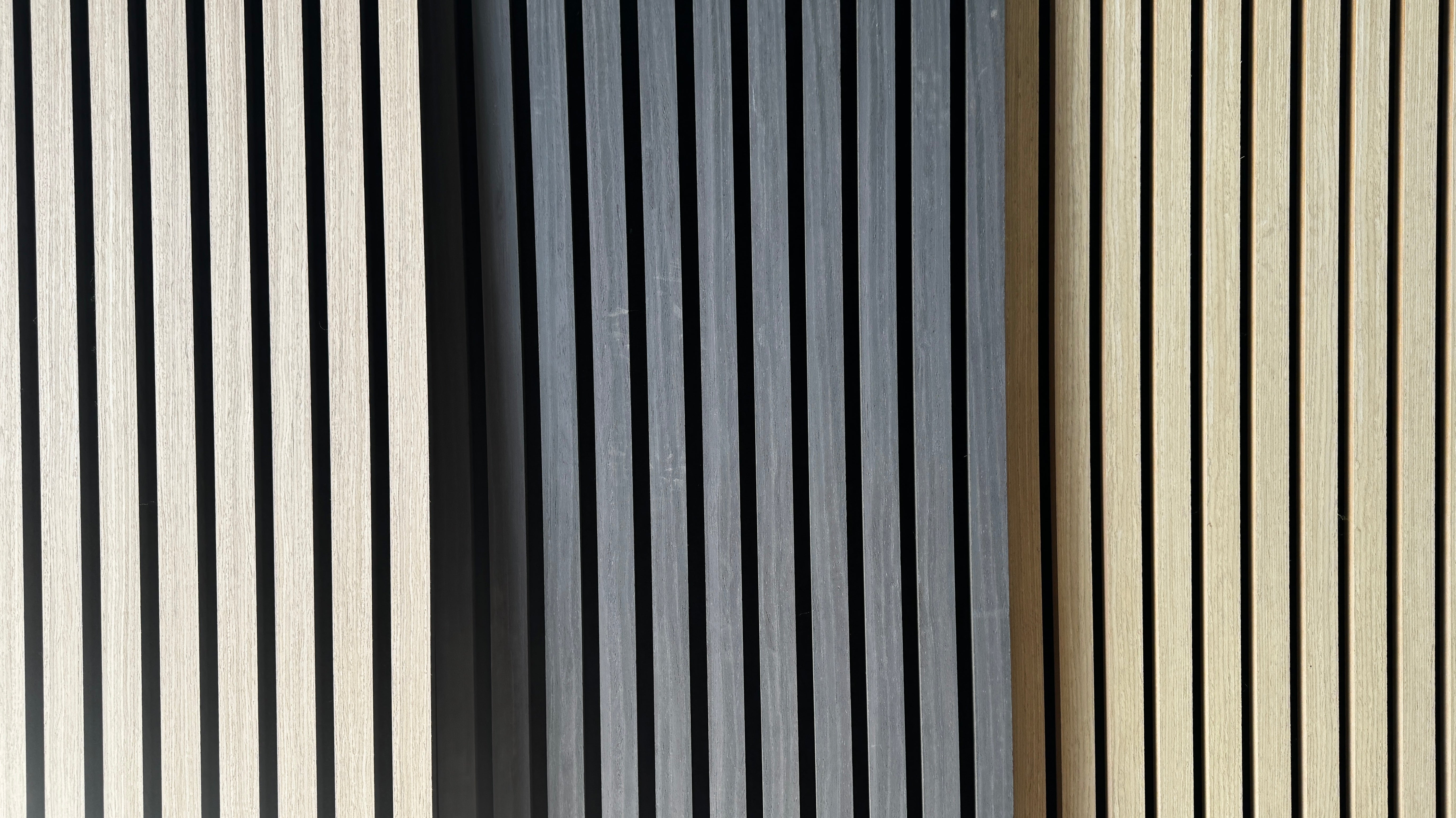 Panel Acústico Madera & PET • 240x60cm • 2.1cm de espesor