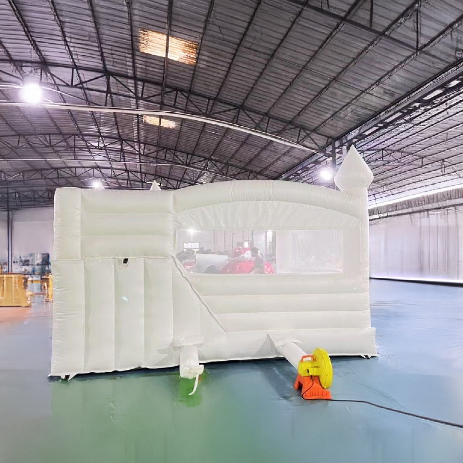 Juego Inflable • Castillo Inflable Blanco • 4.5x4.5m • Arriendo
