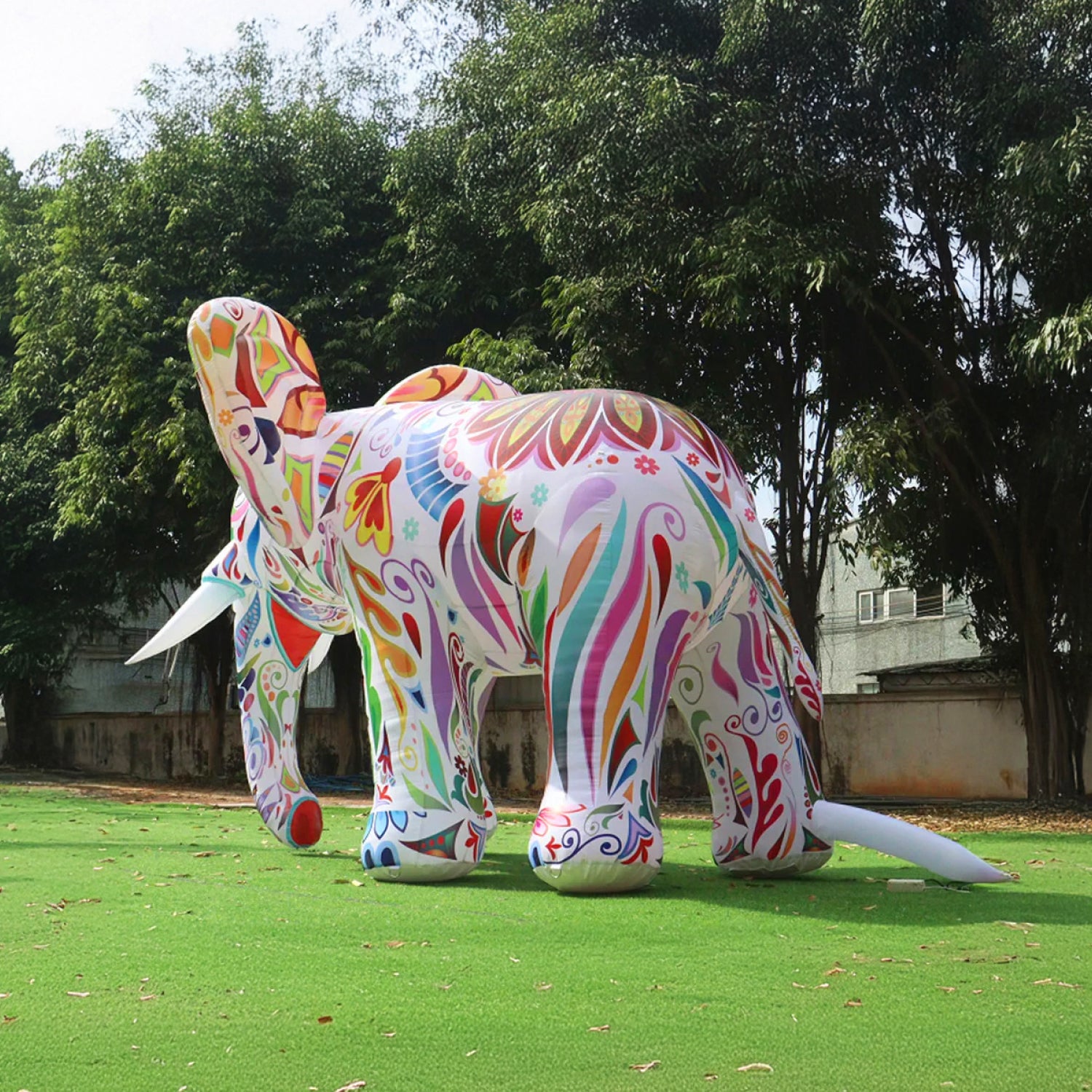 Juego Inflable • Elefante Colorido • Con Luz LED • 5mx5mx4m • [A Pedido] • Arriendo