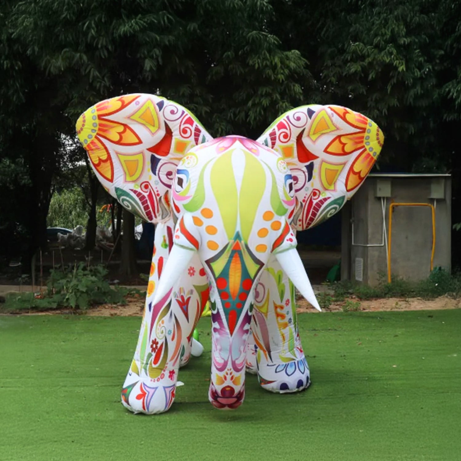 Juego Inflable • Elefante Colorido • Con Luz LED • 5mx5mx4m • [A Pedido] • Arriendo