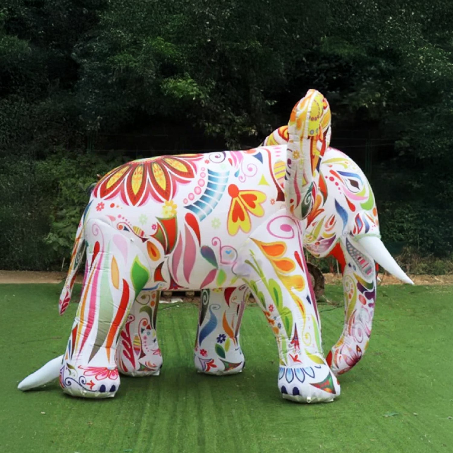 Juego Inflable • Elefante Colorido • Con Luz LED • 5mx5mx4m • [A Pedido] • Arriendo