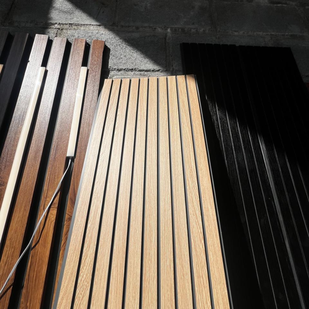 Revestimiento interior • WPC Wall Panel • Nogal Natural • 30x240x1cm