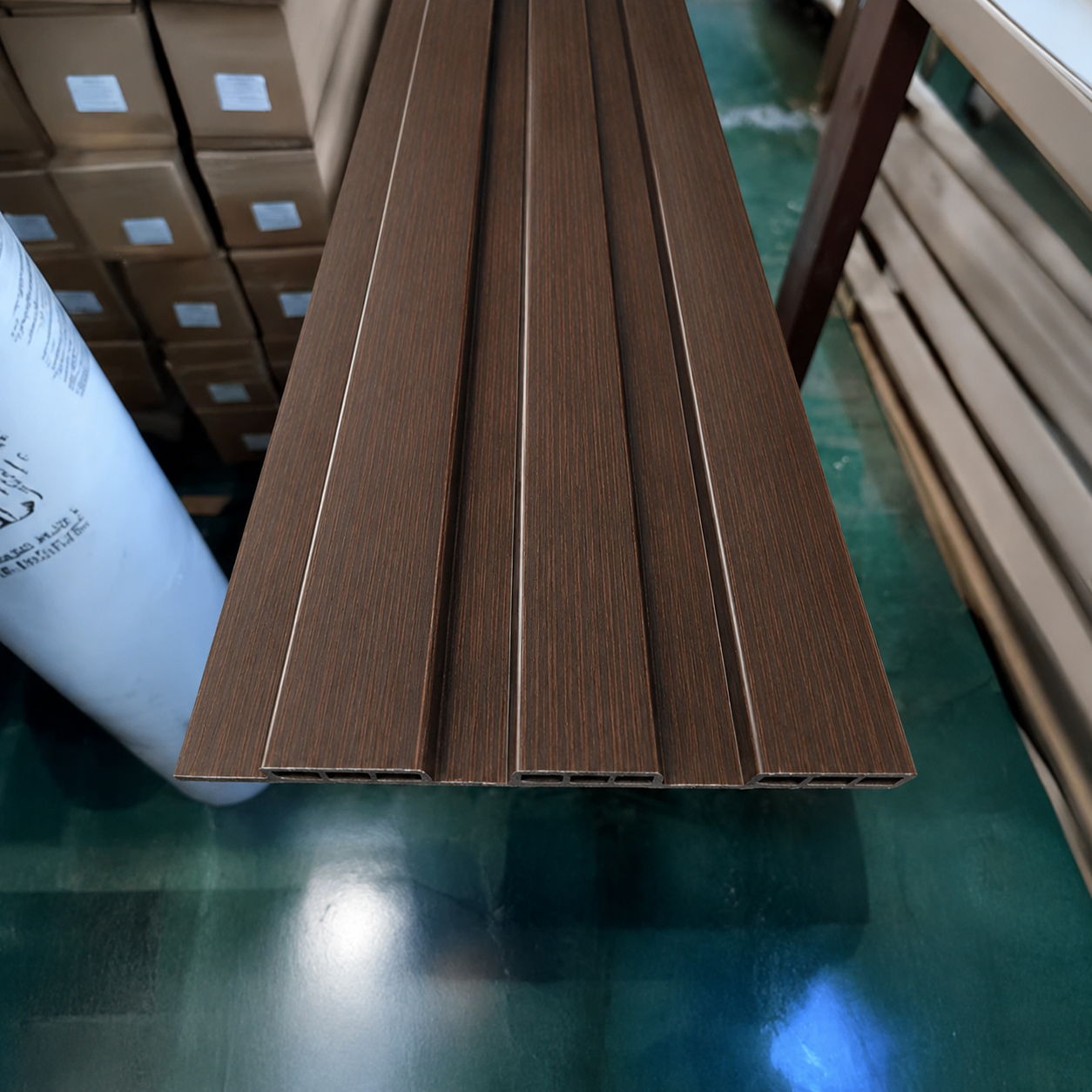 Revestimiento interior • WPC Wall Panel • Café Avellana • 20.5x240x1.5cm